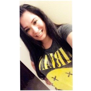 Meet your Posher, Selena